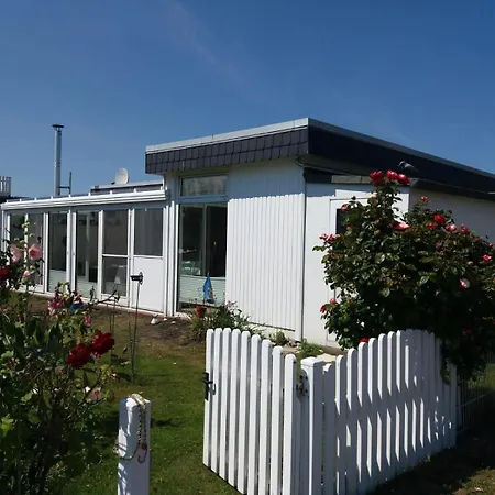 Holiday home Bungalow-32-100-schritte-bis-zum-meer Staberdorf