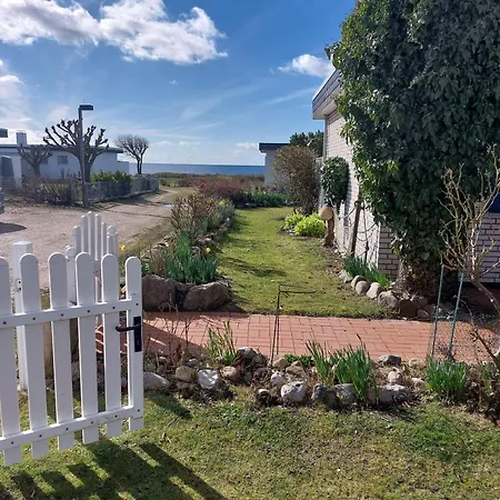 Holiday home Bungalow-32-100-schritte-bis-zum-meer